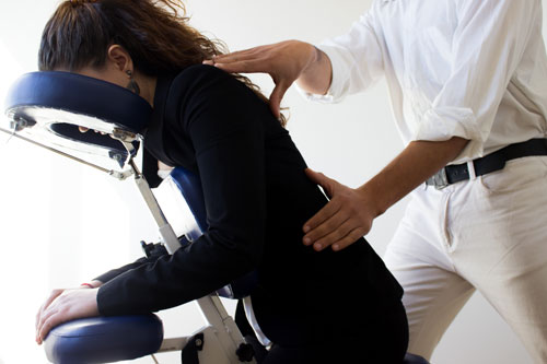 Massage sur chaise en entreprise